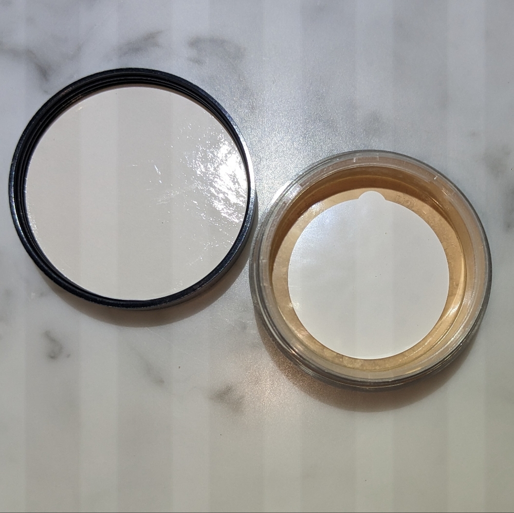 Bare Minerals / Bare Minerals Foundation / Bare Minerals Powder - Picture 3 of 3